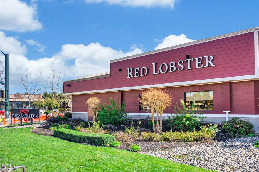 More Photos Of 39401 Fremont Blvd, Fremont Restaurant For Lease