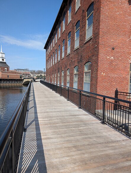 More Photos Of 4 Water St, Nashua Office For Lease