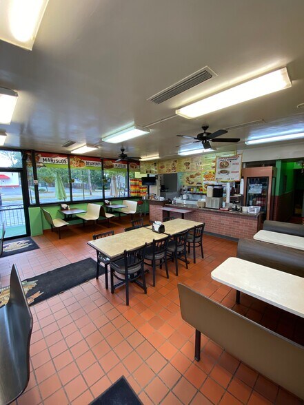 More Photos Of 930 W Illinois Ave, Aurora Freestanding For Sale