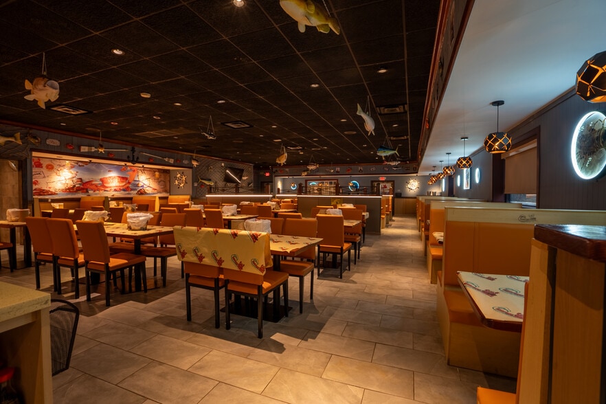 More Photos Of 4002 Spencer Hwy, Pasadena Restaurant For Lease