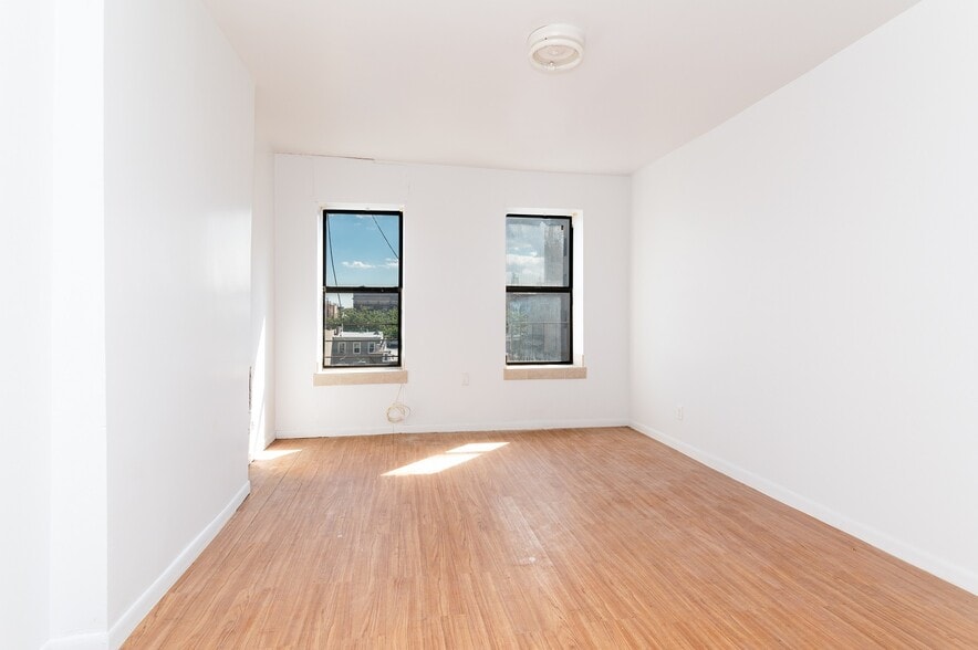 More Photos Of 901 DeKalb Ave, Brooklyn Apartments For Lease