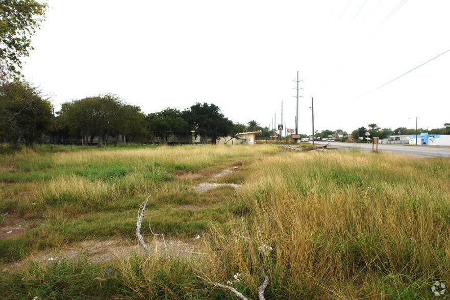 Primary Photo Of 5501 Leopard St, Corpus Christi Land For Sale