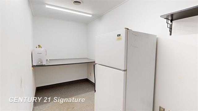 More Photos Of 2122 E Hemphill Rd, Burton Warehouse For Sale