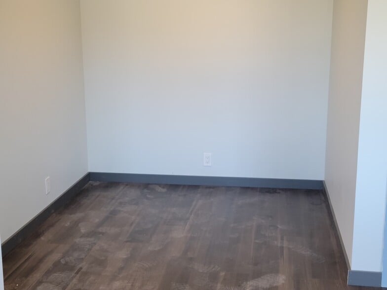 More Photos Of 4235 FM 78, McQueeney Flex For Lease
