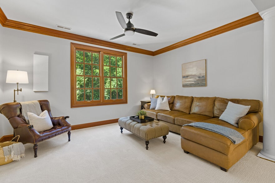 More Photos Of 5455 Plantation Rd, Sunbury Lodge Meeting Hall For Sale