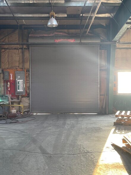 More Photos Of 3901 Camden Ave, Parkersburg Warehouse For Lease