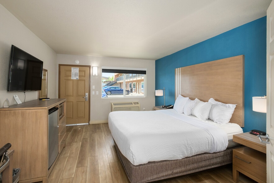 More Photos Of 6090 N Blackstone Ave, Fresno Hotel For Sale