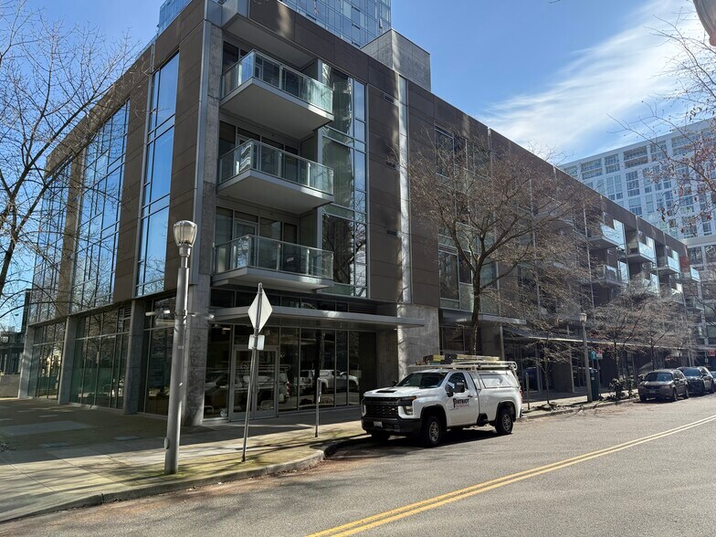 More Photos Of 841 S Gaines St, Portland Apartments For Lease