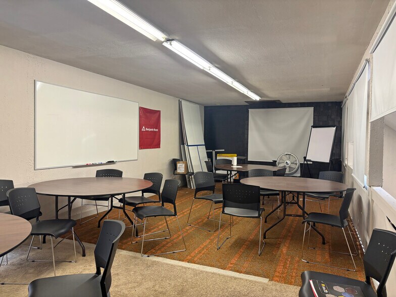 More Photos Of 848 Lafayette Rd, Hampton General Retail For Lease