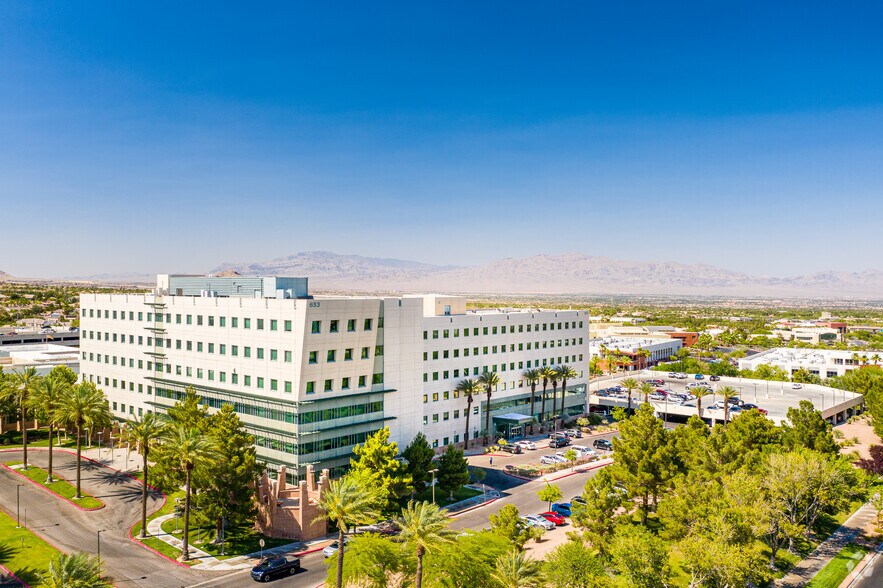 More Photos Of 653 N Town Center Dr, Las Vegas Medical For Lease