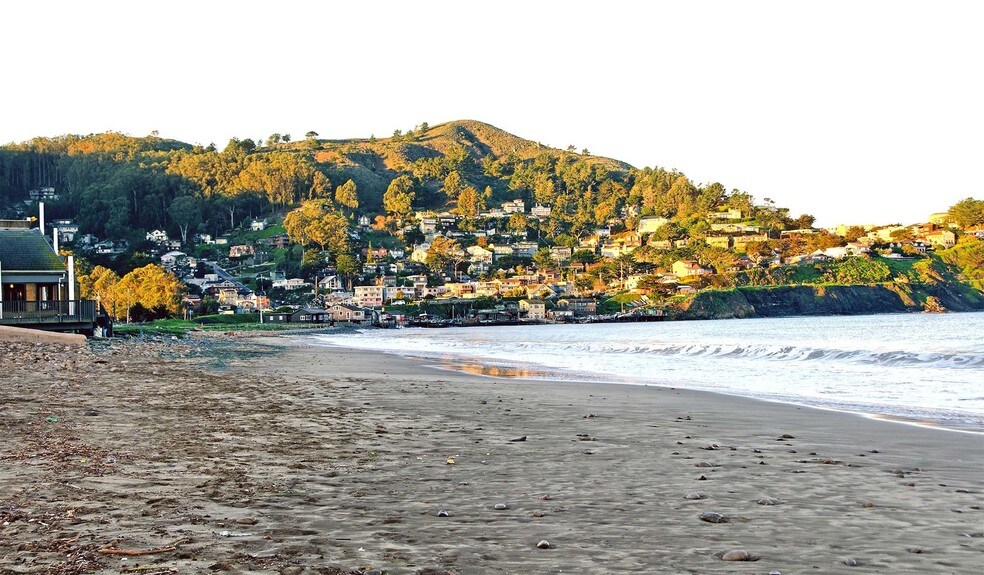 More Photos Of 380 Esplanade Ave, Pacifica Apartments For Sale