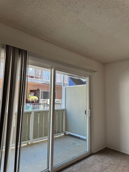 More Photos Of 2451 Middlefield Rd, Redwood City Apartments For Sale