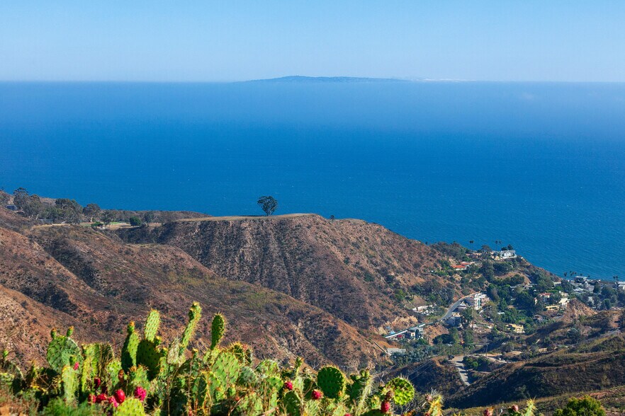 More Photos Of 21800 Azurelee Dr, Malibu Land For Sale