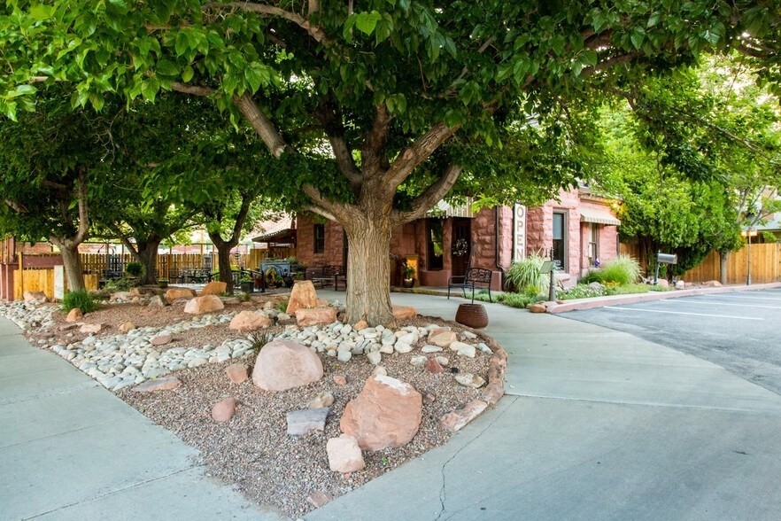 More Photos Of 218 N 100 W, Moab Restaurant For Sale