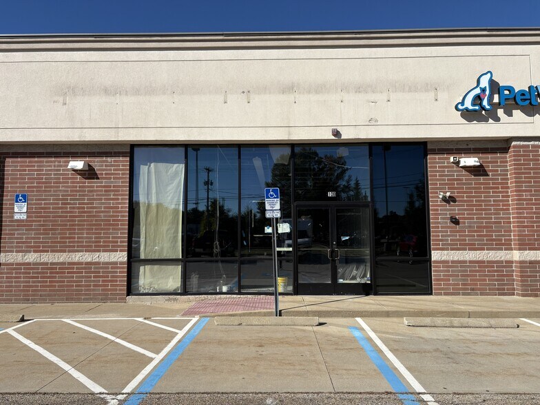 More Photos Of 10 Andrews Rd, Somersworth Freestanding For Lease