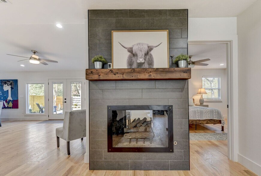 More Photos Of 7002 Whispering Oaks Dr, Austin Specialty For Sale
