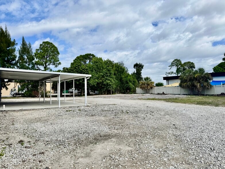 More Photos Of 2323 Bruner Ln, Fort Myers Warehouse For Lease