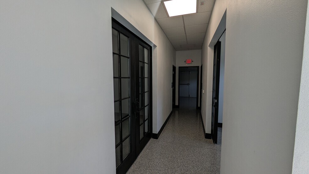 More Photos Of 706 Leander Dr, Leander Unknown For Lease