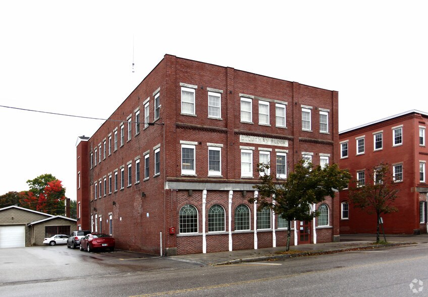 More Photos Of 7 Central St, Farmington Office For Sale