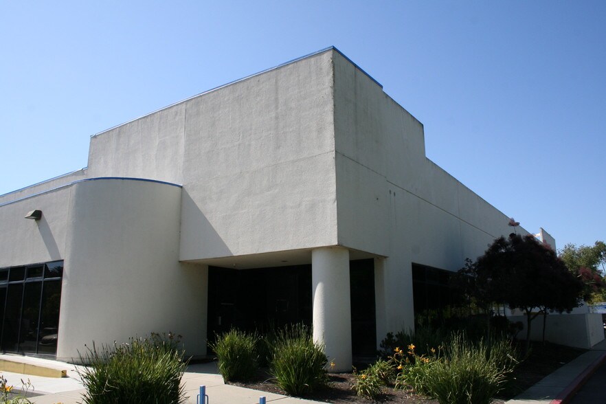 More Photos Of 318-330 Encinal St, Santa Cruz Light Distribution For Lease
