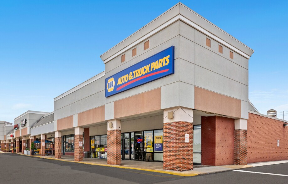 More Photos Of 14-72 Fenton Plz, Fenton Unknown For Lease