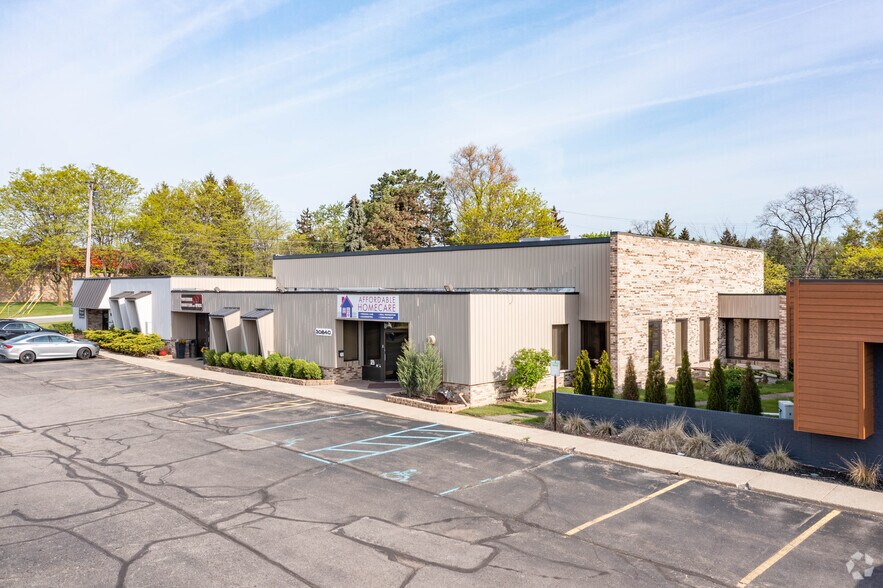 More Photos Of 30640-30680 W 12 Mile Rd, Farmington Hills Office For Sale