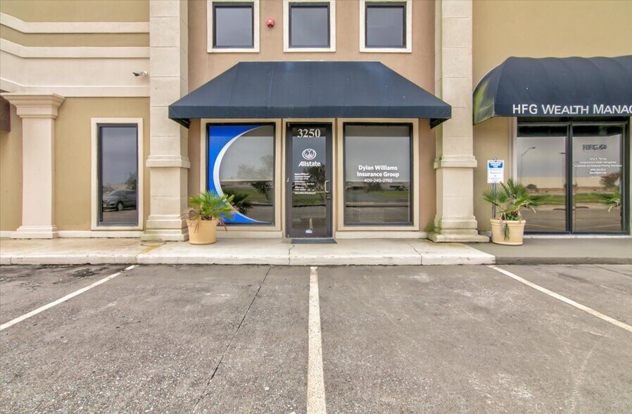 More Photos Of 3250 Central Mall Dr, Port Arthur Office For Sale
