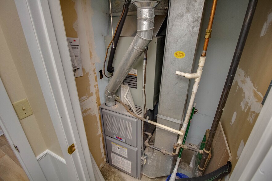 More Photos Of 202 W Main St, Glen Carbon General Retail For Sale