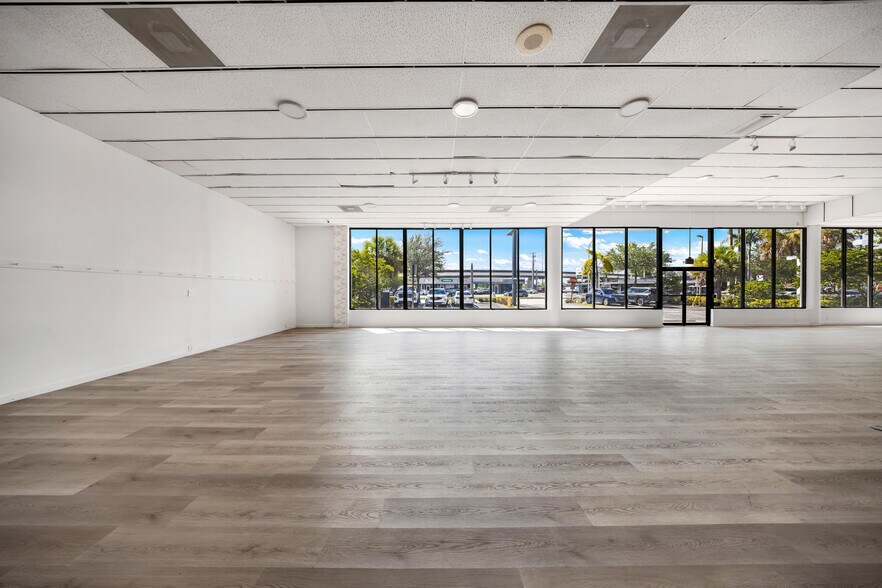 More Photos Of 9855 S Dixie Hwy, Pinecrest Freestanding For Sale