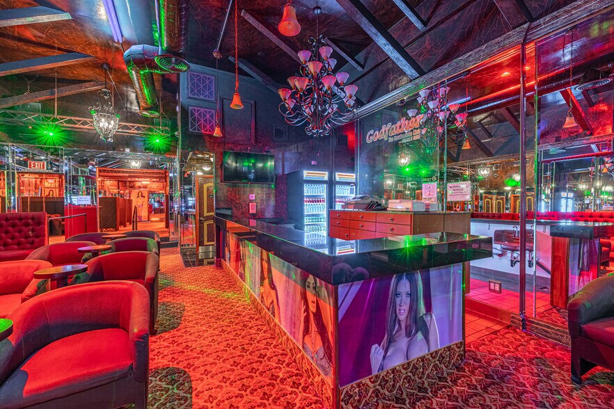 More Photos Of 21516 Sherman Way, Canoga Park Bar For Sale