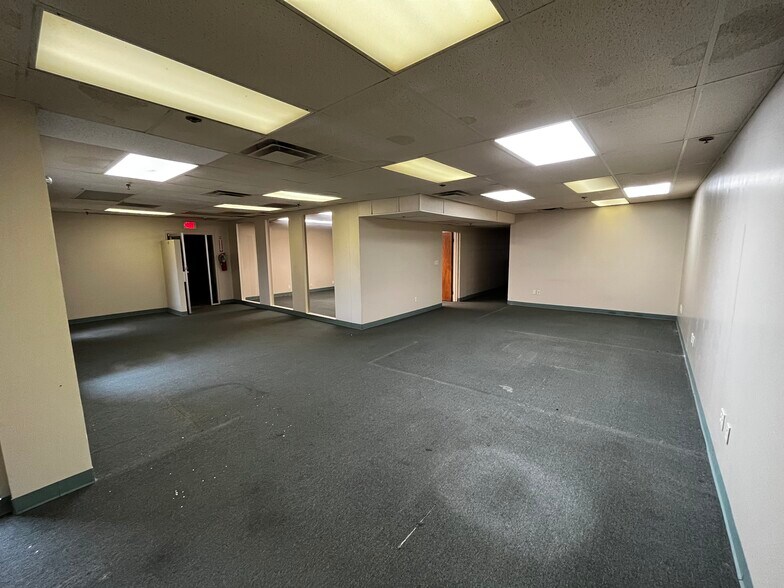 More Photos Of 2201 S Rosedale Ave, Tulsa Manufacturing For Sale