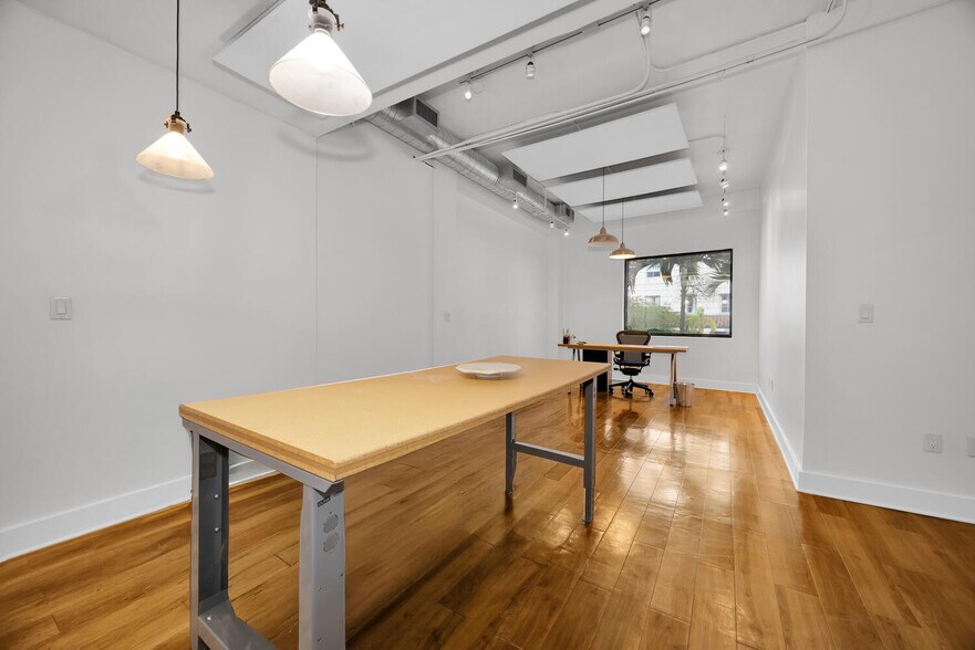 More Photos Of 2334-2346 Ponce De Leon Blvd, Coral Gables Office For Lease