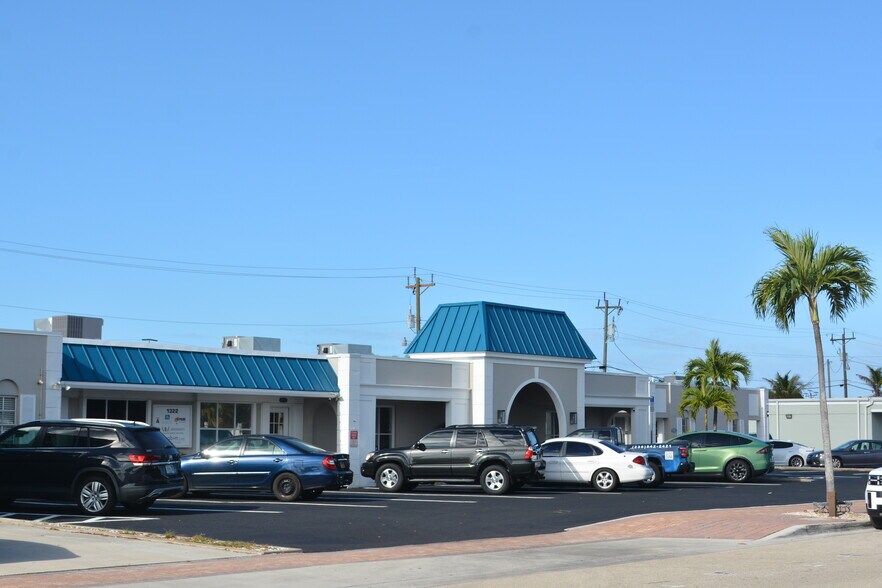 More Photos Of 1314-1322 Lafayette St, Cape Coral Loft Creative Space For Sale