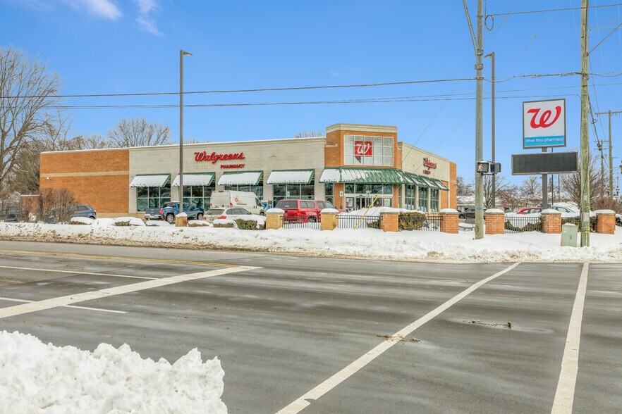 More Photos Of 819 W Main St, Fremont Drugstore For Sale