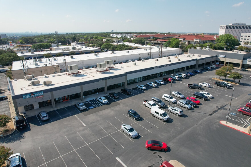 More Photos Of 7959 Fredericksburg Rd, San Antonio Unknown For Lease