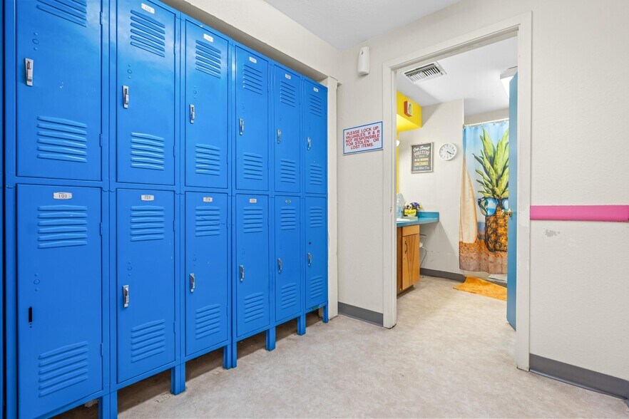 More Photos Of 110 E Franklin St, Hillsboro Health Club For Sale