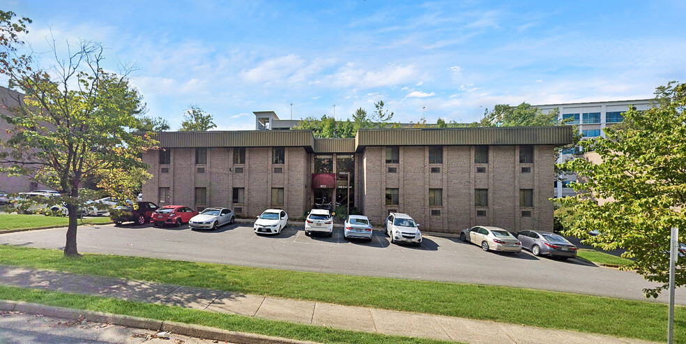 Primary Photo Of 3022 Javier Rd, Fairfax Medical For Sale