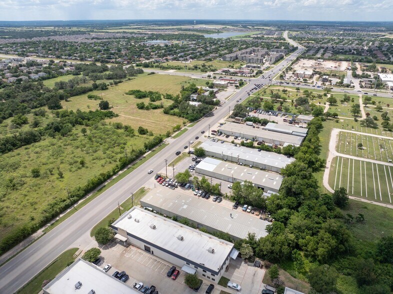 More Photos Of 190 N Bagdad Rd, Leander Unknown For Lease