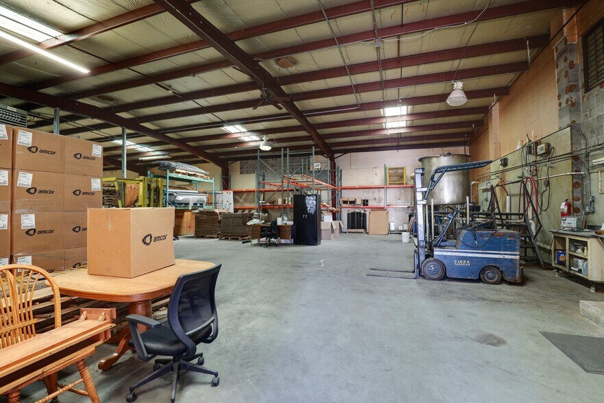 More Photos Of 627 5th St, Quincy Industrial For Sale