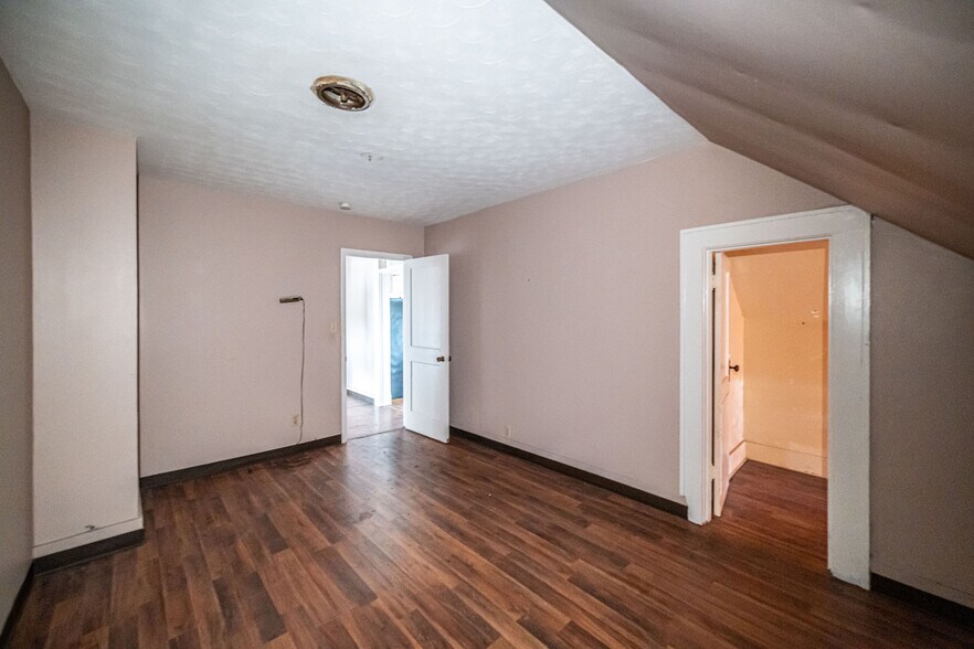More Photos Of 218 2nd St, Fulton Apartments For Sale
