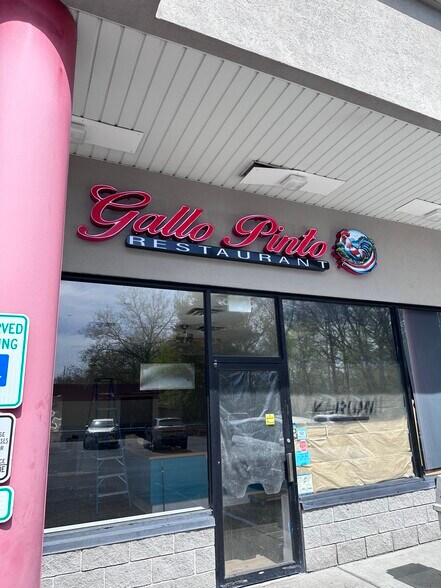 More Photos Of 1103 Goffle Rd, Hawthorne Storefront For Lease