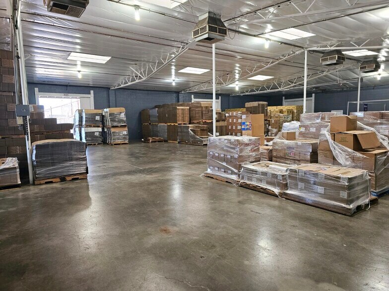 More Photos Of 11944 Valerio St, North Hollywood Warehouse For Lease