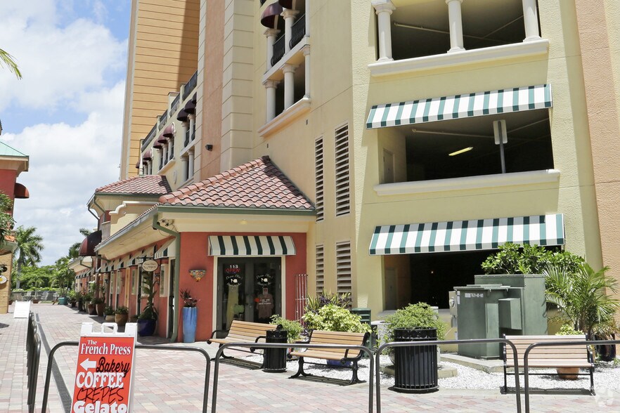 More Photos Of 5781 Cape Harbour Dr, Cape Coral Apartments For Lease