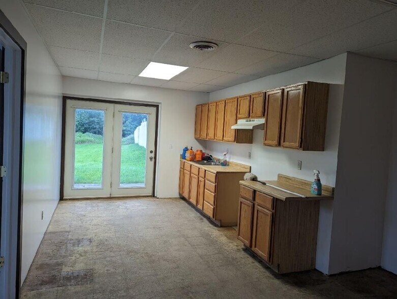 More Photos Of 1240 E Houghton Lake Rd, Lake City Warehouse For Sale