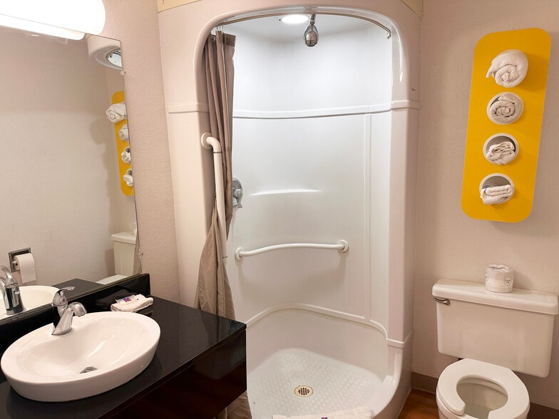 More Photos Of 500 W Donlon St, Blythe Hotel For Sale