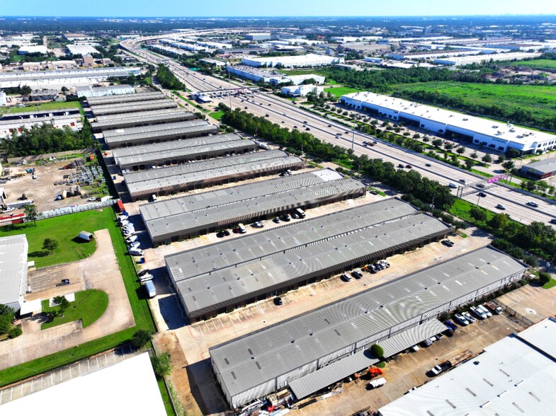 More Photos Of 5829 W Sam Houston Pky N, Houston Flex For Lease