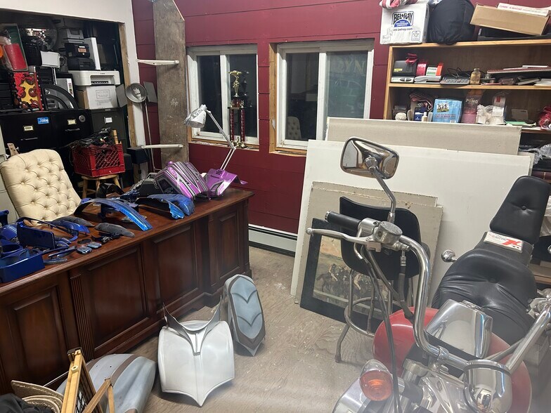 More Photos Of US Route 1 Atlantic Highway, Edgecomb Light Manufacturing For Sale