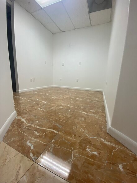 More Photos Of 163-175 Cleary Rd, West Palm Beach Warehouse For Lease