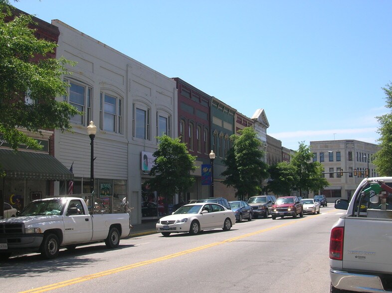 More Photos Of 121-149 W Washington St, Suffolk Apartments For Lease