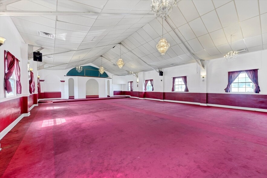 More Photos Of 2024 Gwynn Oak Ave, Baltimore Religious Facility For Sale